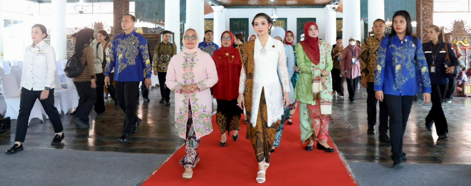 Ibu Wakil Presiden dan Menteri PPPA Ziarah ke Makam Ibu Kartini, Teguhkan Komitmen Kesetaraan Gender