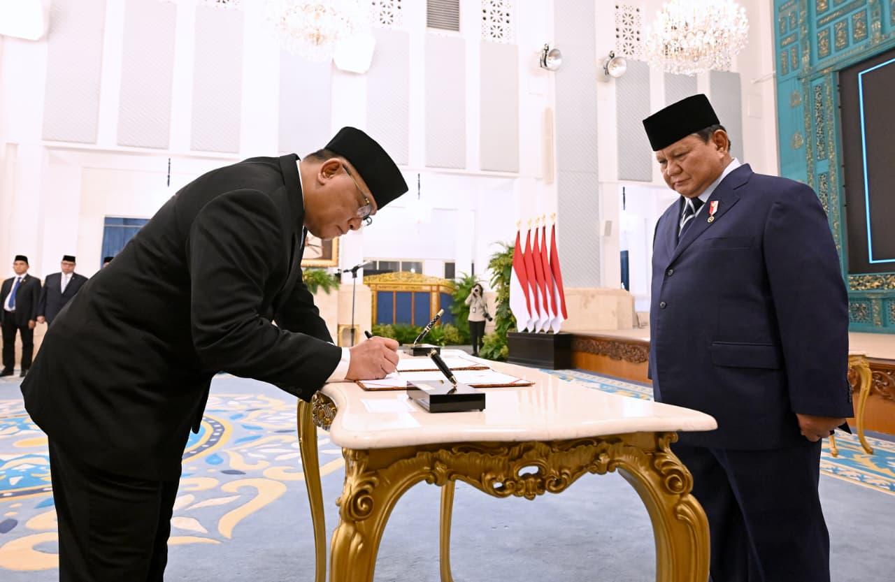 Presiden Resuffle Kabinet Lantik Hanif Faisol Nurofiq, Mohammad Jumhur Hidayat, dan Hasan Nasbi
