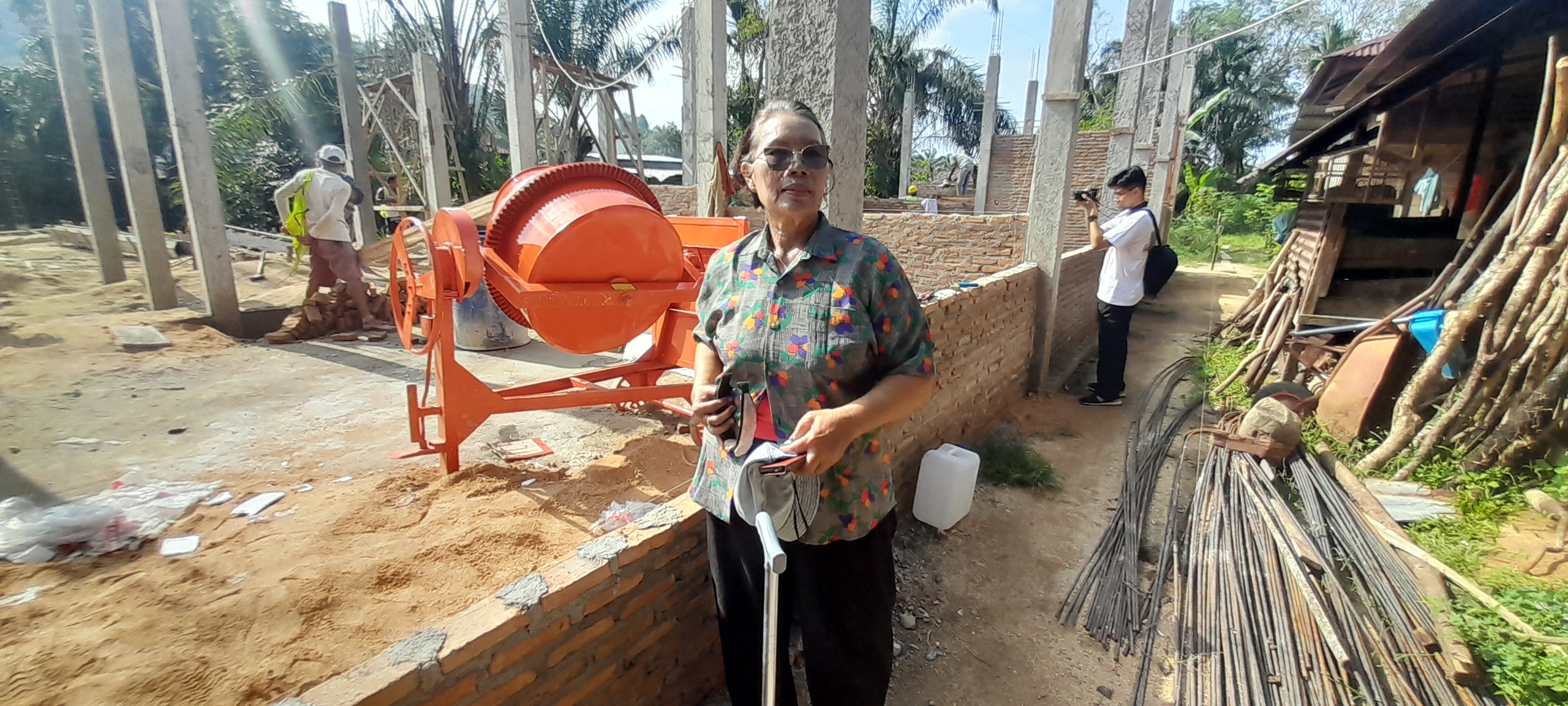 “Opung” Mariana dan Pendeta Larisma Bersyukur Sekolahnya Direvitalisasi