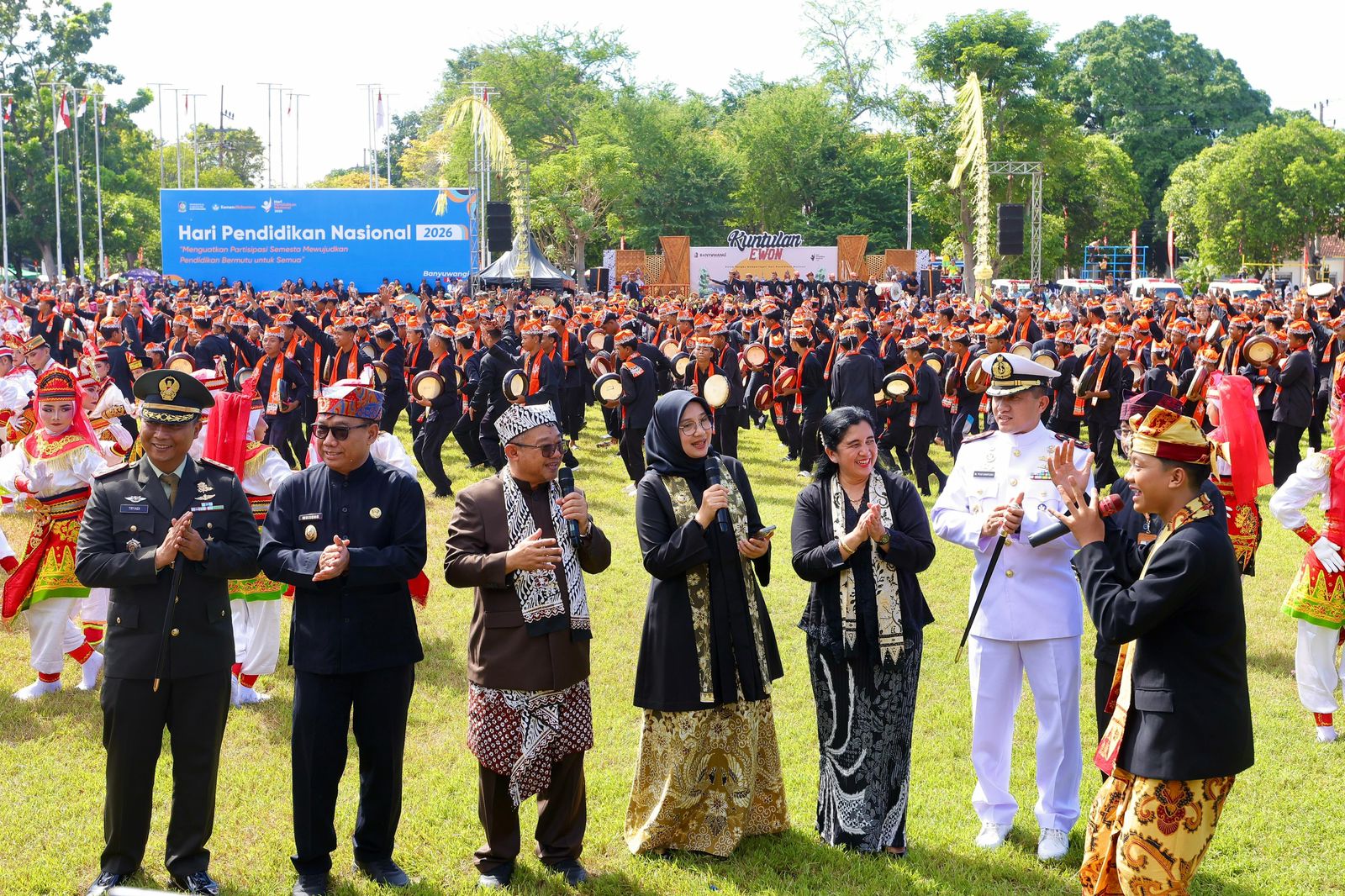 Mendikdasmen Peringati Hardiknas di Banyuwangi, Partisipasi Semesta Rayakan Pesta Pendidikan