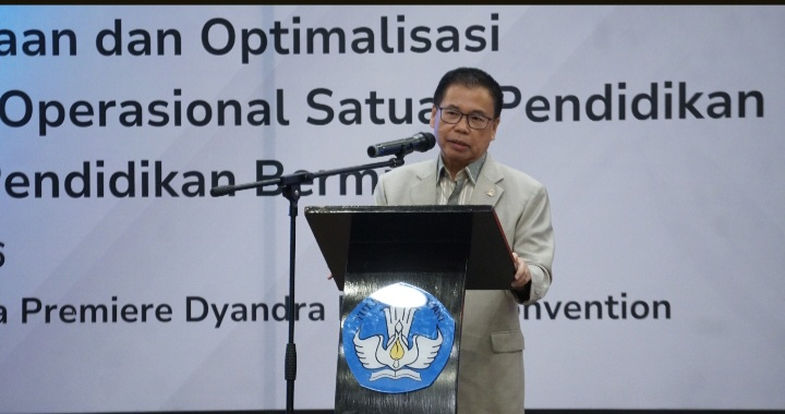 Wajib Belajar 13 Tahun Dengan 1 Tahun Prasekolah Melalui Reformasi Dana BOSP
