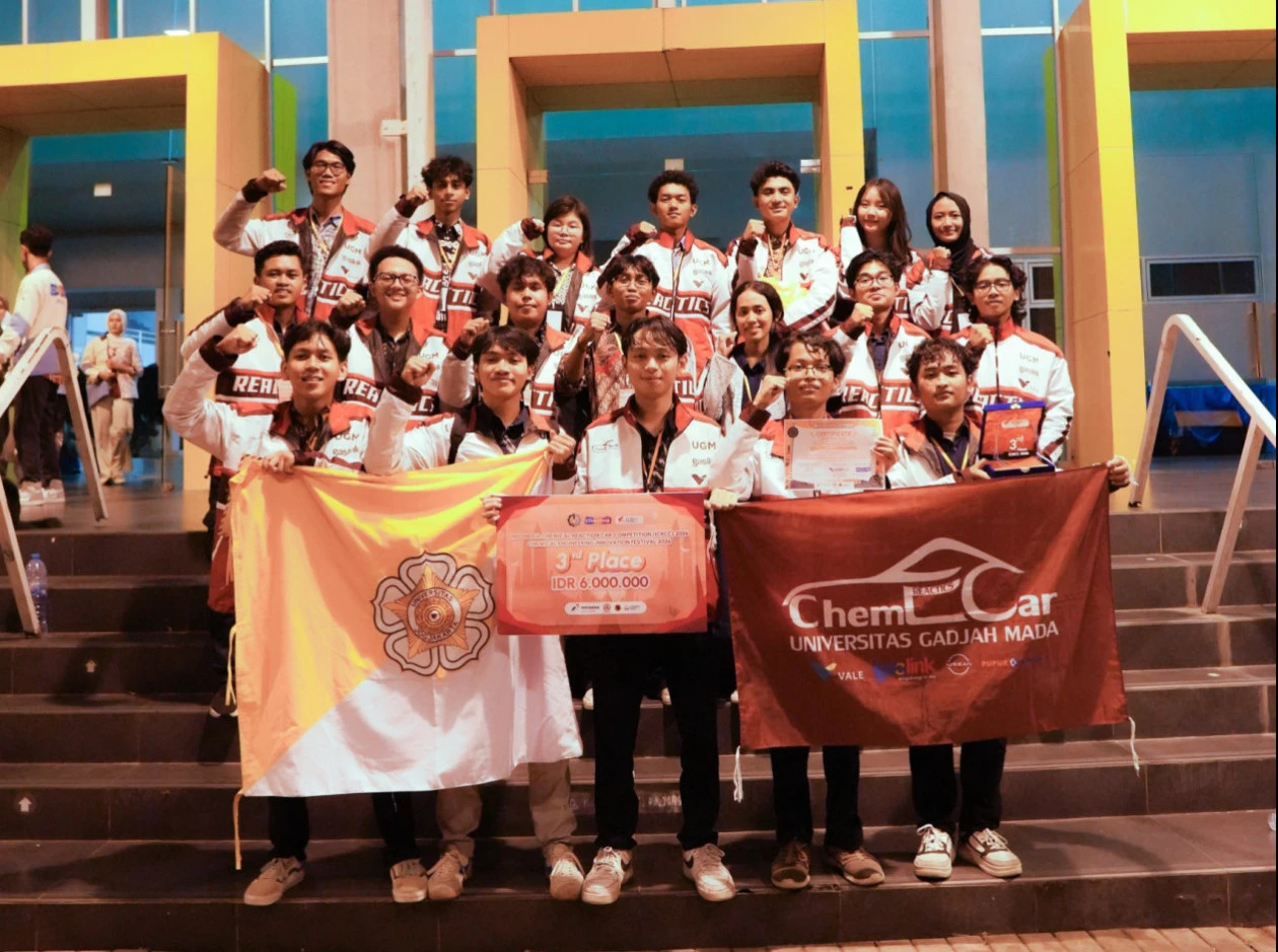 Mahasiswa UGM Raih 3 Gelar Juara di Indonesia Chemical Reaction Car Competition