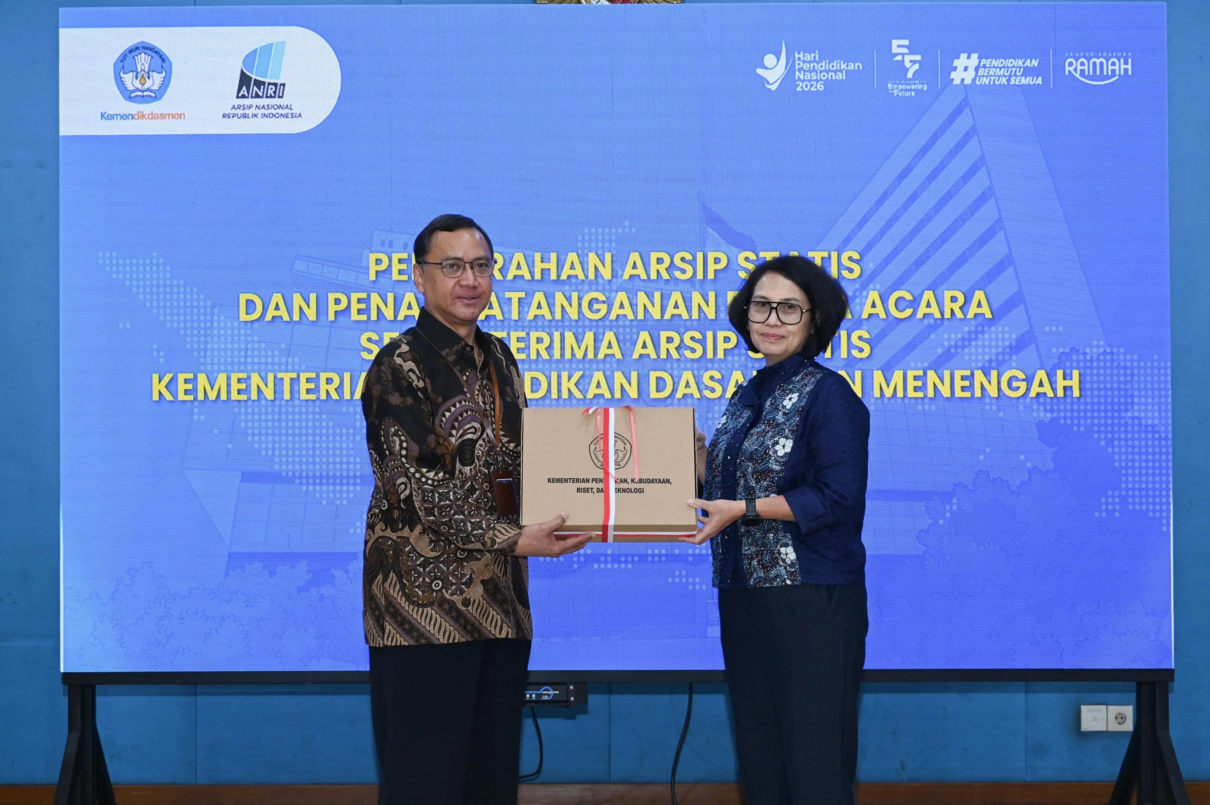 Kemendikdasmen Serahkan 139 Arsip Statis kepada ANRI
