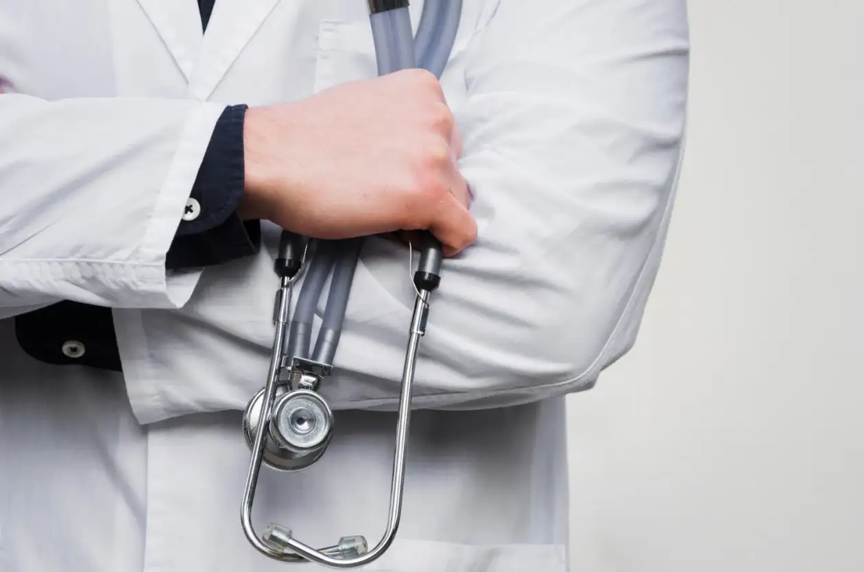 Ribuan Calon Dokter Terancam Gagal Raih Gelar Profesi: Antara Kualitas dan Hak Pendidikan