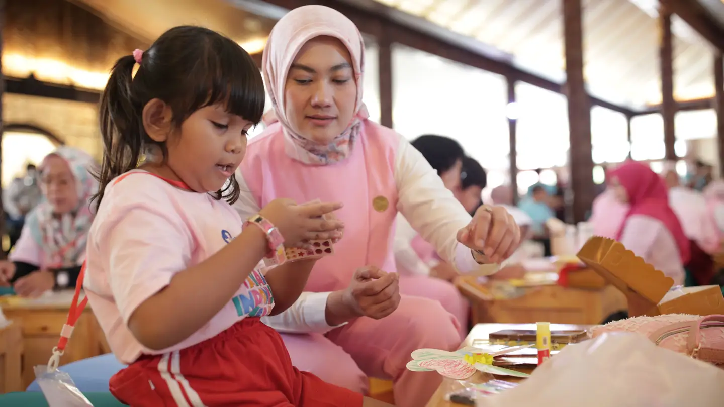 Yuk, Ganti Kata "Jangan!" dengan Aktivitas Seru: Rahasia Asyik Alihkan Gawai si Kecil!