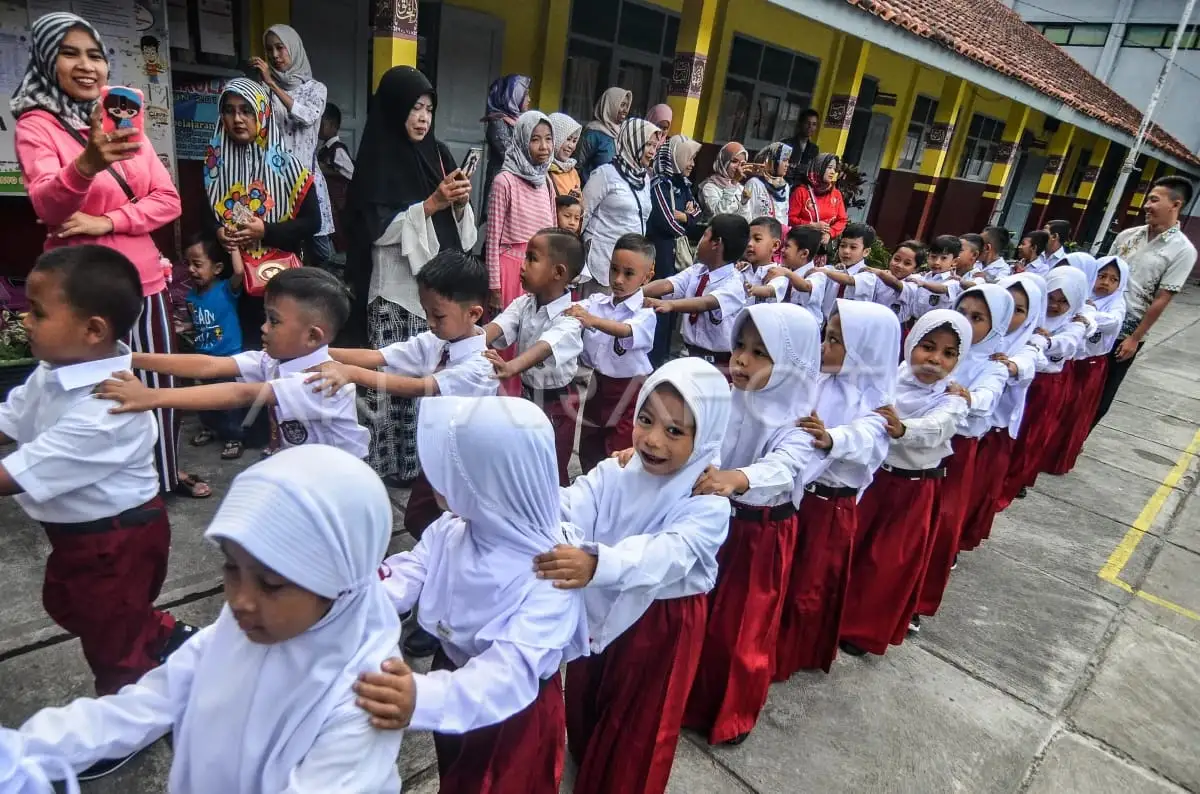 Memuliakan Hari Pertama Sekolah, Ketika Satuan Pendidikan Jadi Rumah Kedua dan Tiga Pilar MPLS Diimplementasi