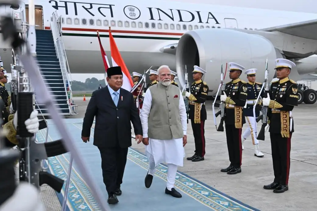 Presiden Prabowo Sambut PM Narendra Modi, Awali Kunjungan Kenegaraan
