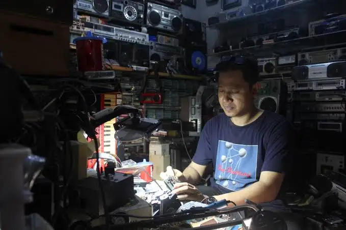 Menjaga Suara Masa Lalu Tetap Hidup: Perjalanan Asriadi Cahyadi Merawat Musik Analog di Tengah Era Digital