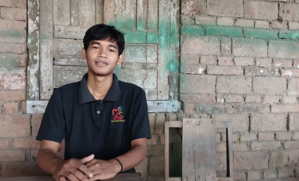Dari Dapur Keripik Pisang ke Kampus UGM: Perjuangan Muhammad Nur Arifin Mengubah Keterbatasan Menjadi Harapan