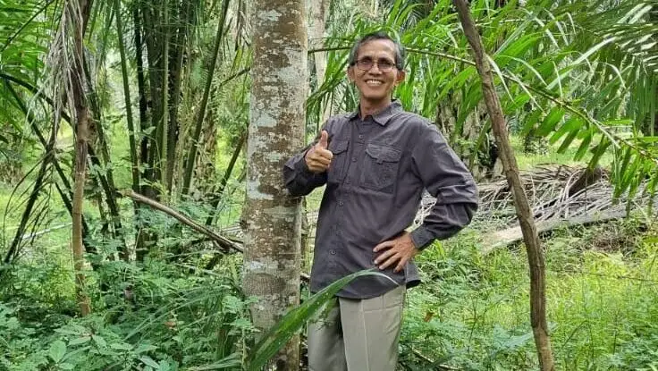 Menjaga Hutan di Tengah Hamparan Sawit: Perjalanan Dosen UNJA Mengharumkan Nama Indonesia Lewat Riset Keanekaragaman Hayati