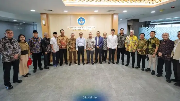 Mendikti Ajak PTN dan PTS Perbanyak Joint Degree, Lulusan Disiapkan Berdaya Saing Global