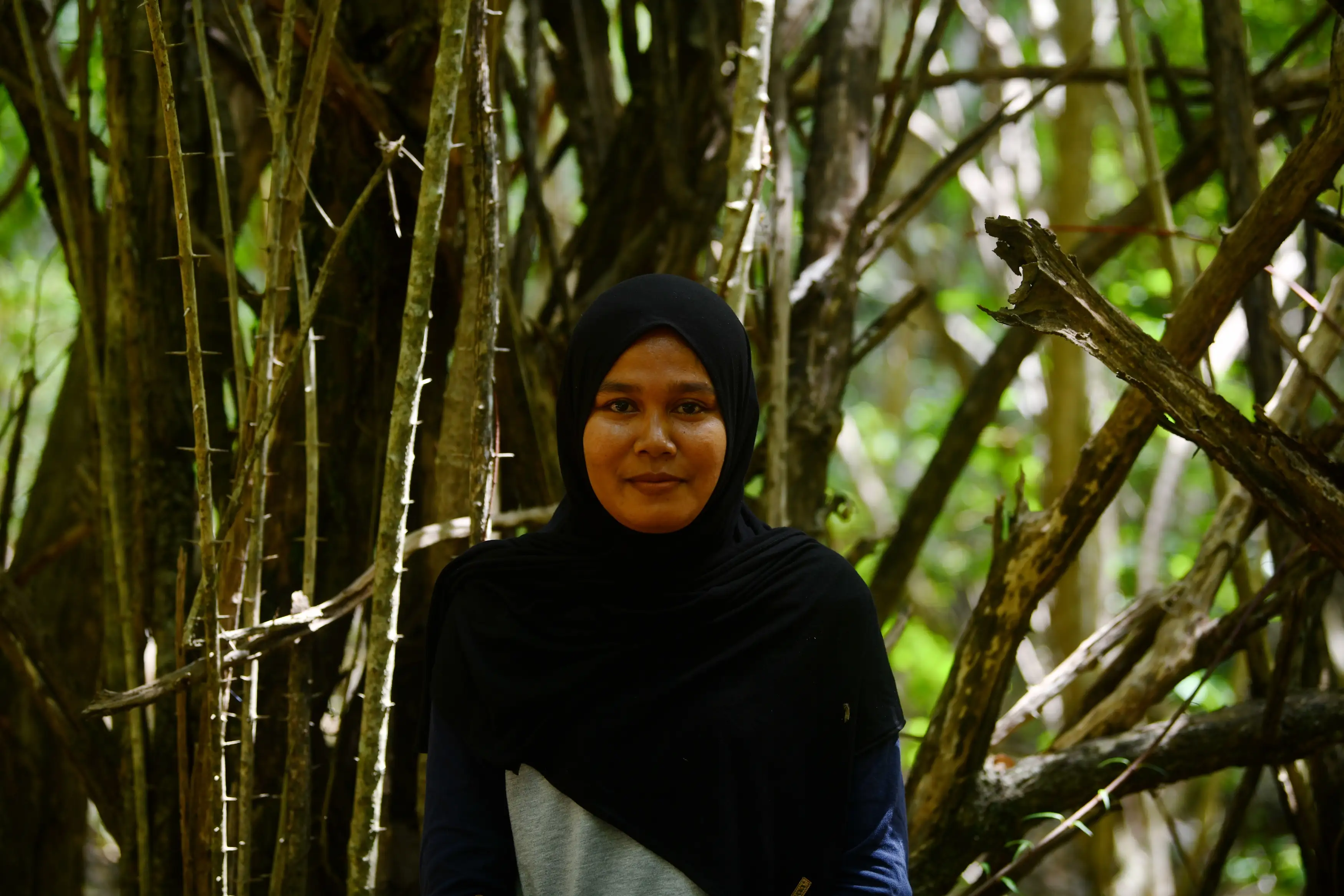 Nurhaliman, Perempuan Penjaga Hutan Adat yang Membuktikan Alam dan Manusia Harus Tumbuh Bersama