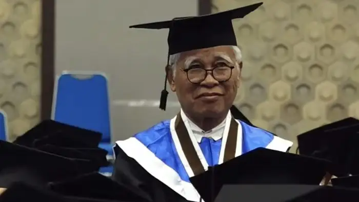 Demi Sejarah Toba, JLM Siahaan Kembali Kuliah hingga Raih Doktor di Usia 73 Tahun