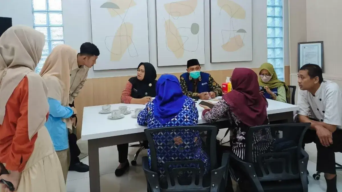 707 Siswa dan Guru SMKN 6 Semarang Diduga Keracunan MBG, SPPG Karangturi Dihentikan Sementara