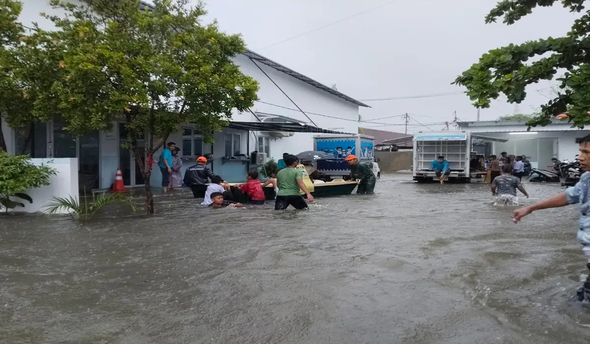Hujan Ekstrem Rendam 15 Titik di Kota Padang, BPBD Lakukan Evakuasi dan Penanganan Darurat