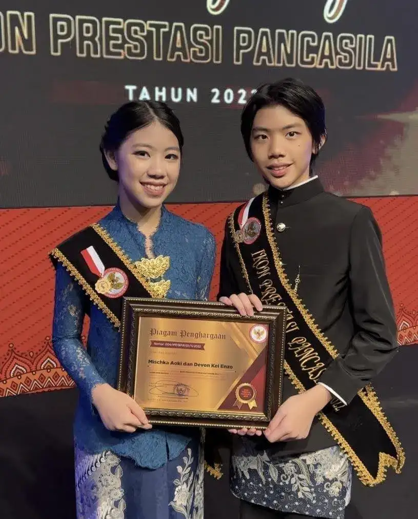 Mischka Aoki dan Devon Kei, Kakak Beradik Indonesia yang Mengharumkan Nama Bangsa Lewat Prestasi Matematika dan Sains