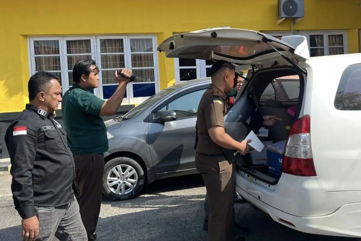 Kejari Geledah Kantor PUPR Pamekasan, Komputer dan Dokumen Proyek Jalan Disita
