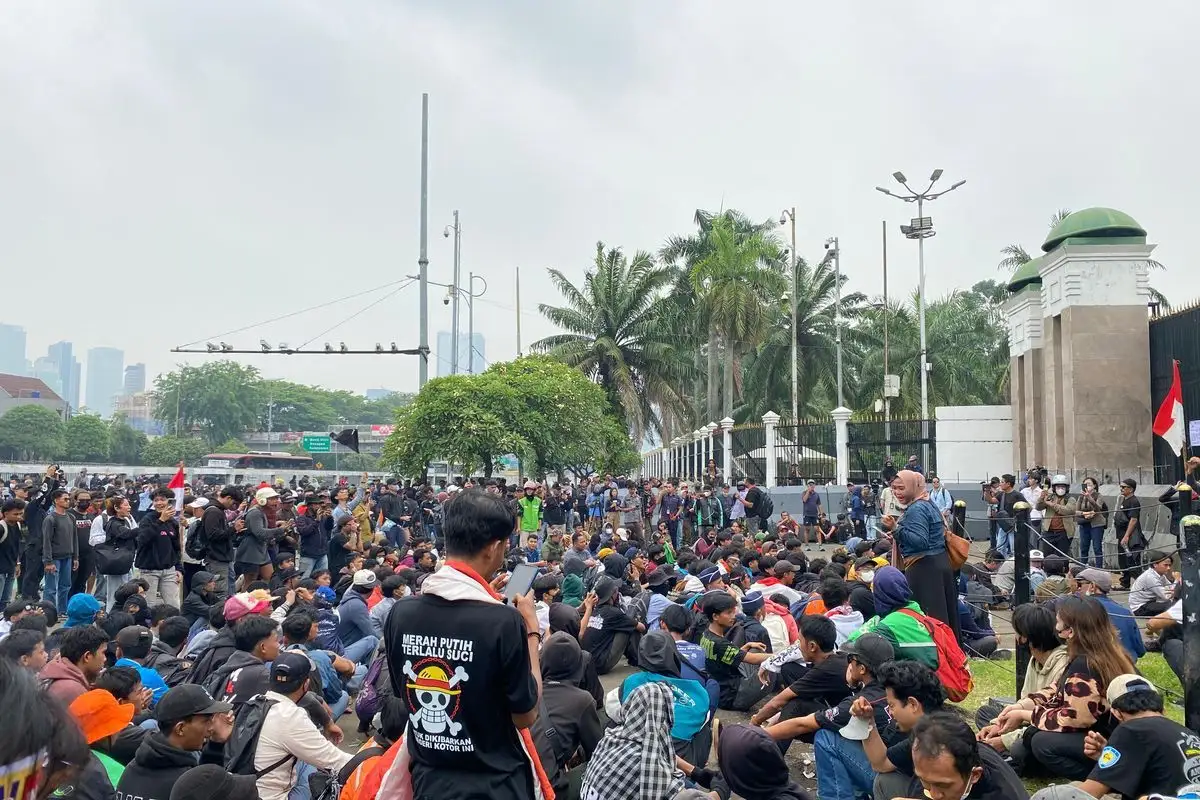 Koalisi Masyarakat Sipil Demo di DPR, Anggaran MBG Jadi Sorotan