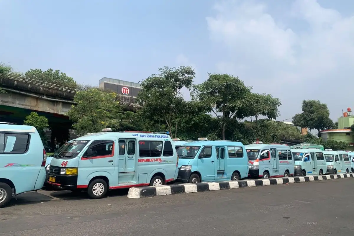 Jeritan Sopir Angkot di Balik Mogoknya M44 di Tebet Jakarta Selatan