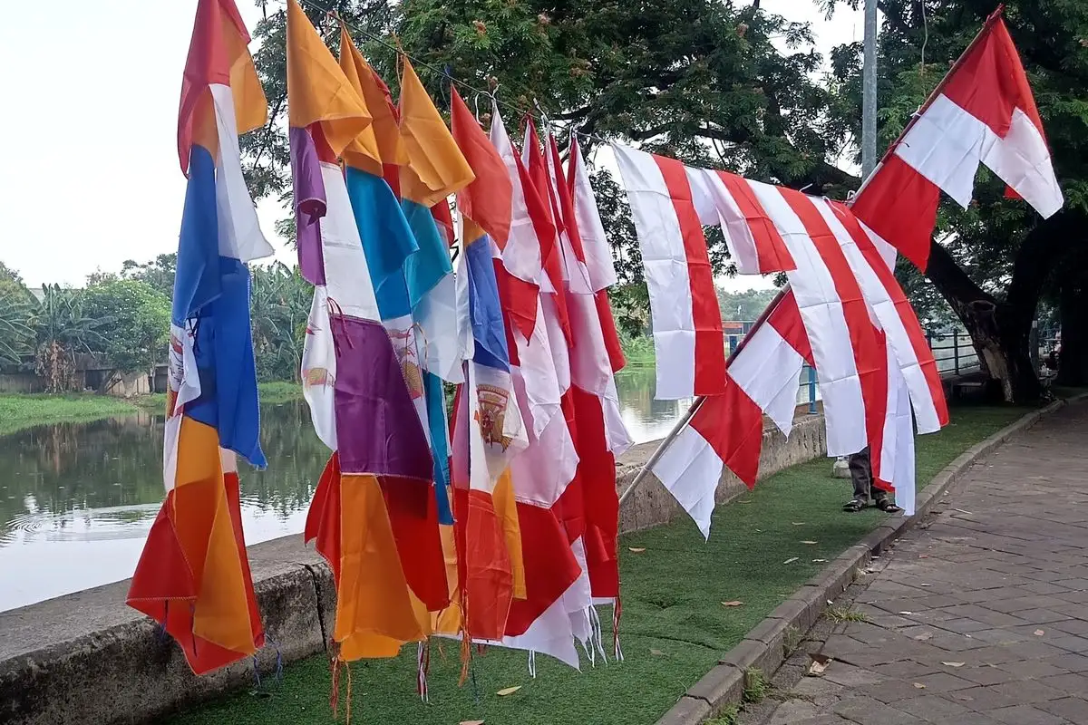 Jelang HUT ke-81 RI, Pedagang Bendera di Tangerang Keluhkan Sepinya Pembeli