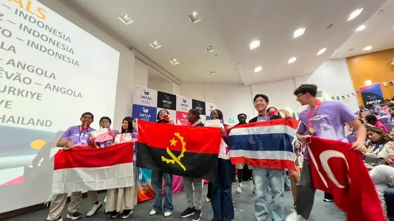 Dari Jakarta ke Inggris, Siswa Labschool Kebayoran Borong Medali di Ajang Internasional 🏅