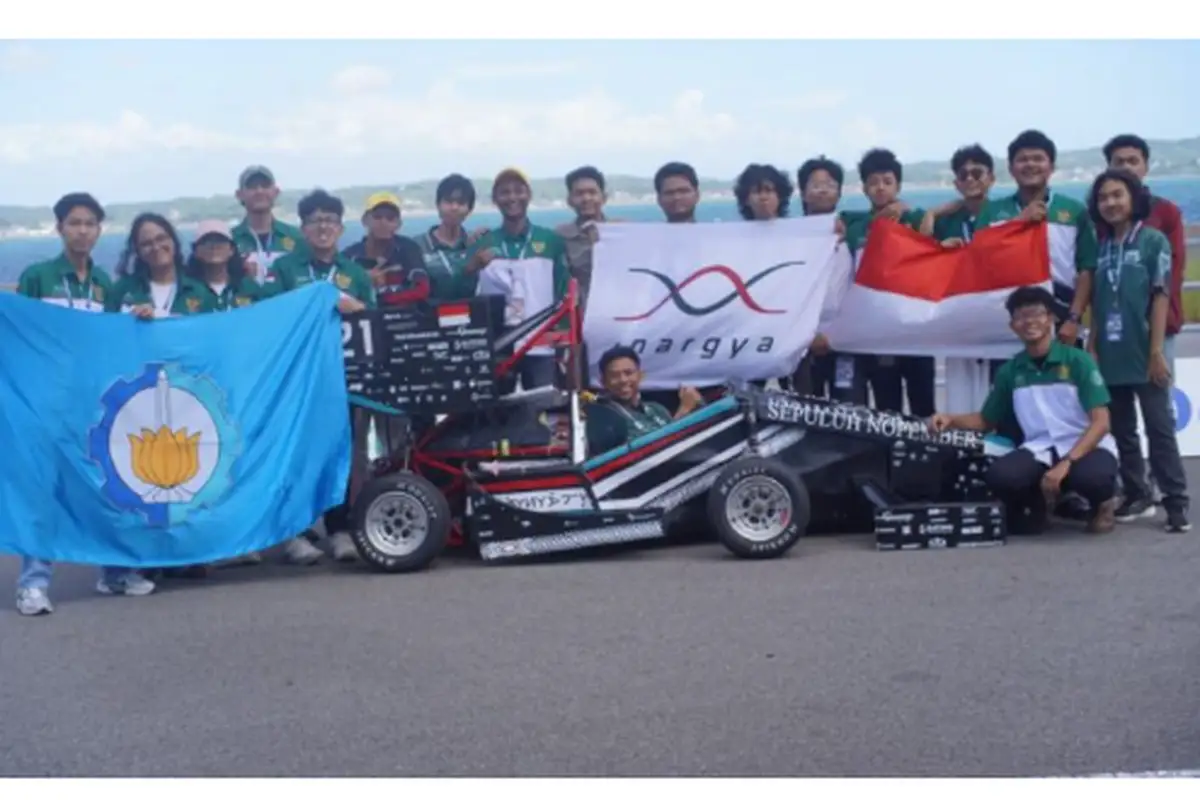 Mobil Formula Listrik Karya Mahasiswa ITS Sabet 3 Gelar di Jepang