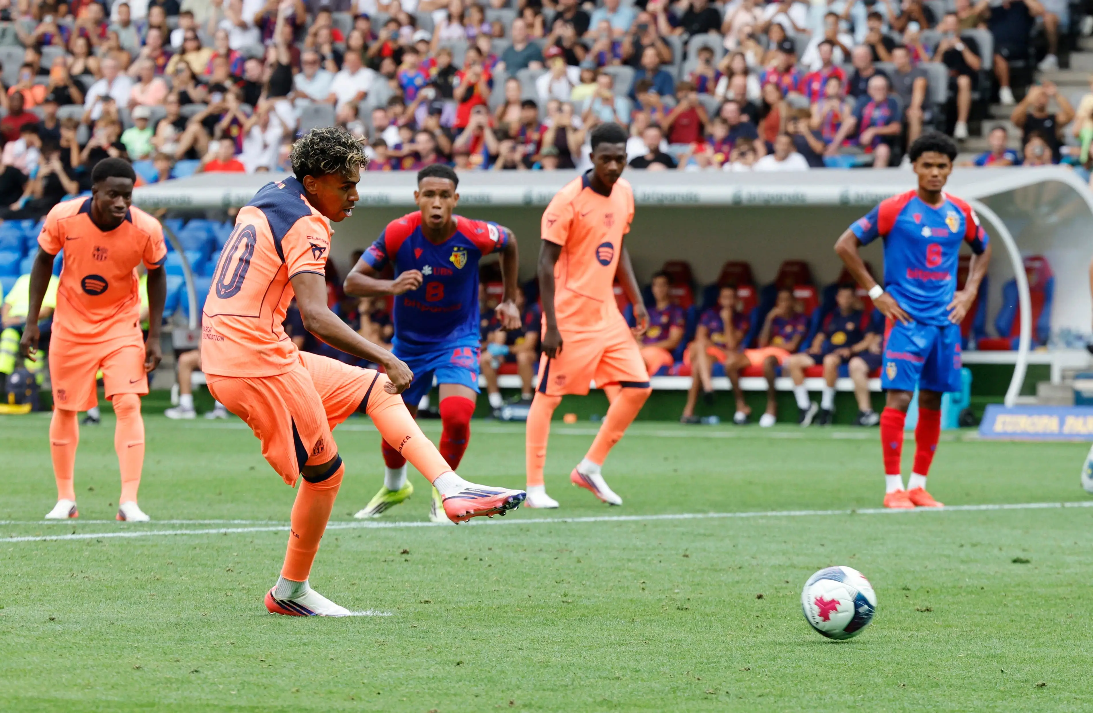 Barcelona Tutup Pramusim dengan Kemenangan 2-1 atas Al Ahly