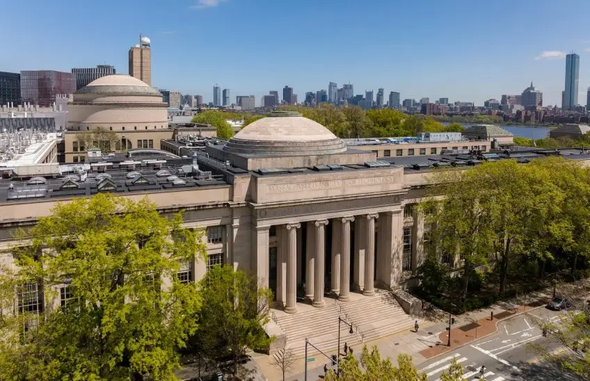 MIT Geser Harvard, Jadi Kampus dengan Pendidikan Digital Terbaik Dunia 2026