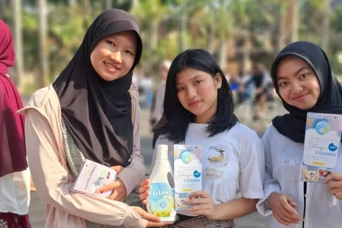 Keren! Mahasiswa UB Sulap Kulit Pisang Jadi Deterjen Cair Ramah Lingkungan