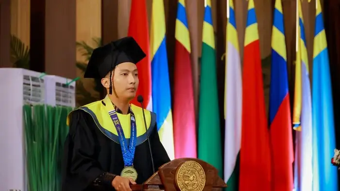 Dulu Kuliah dengan KIP-K, Kini Aldo Jadi Wisudawan Terbaik Unair dan Raih Beasiswa S2