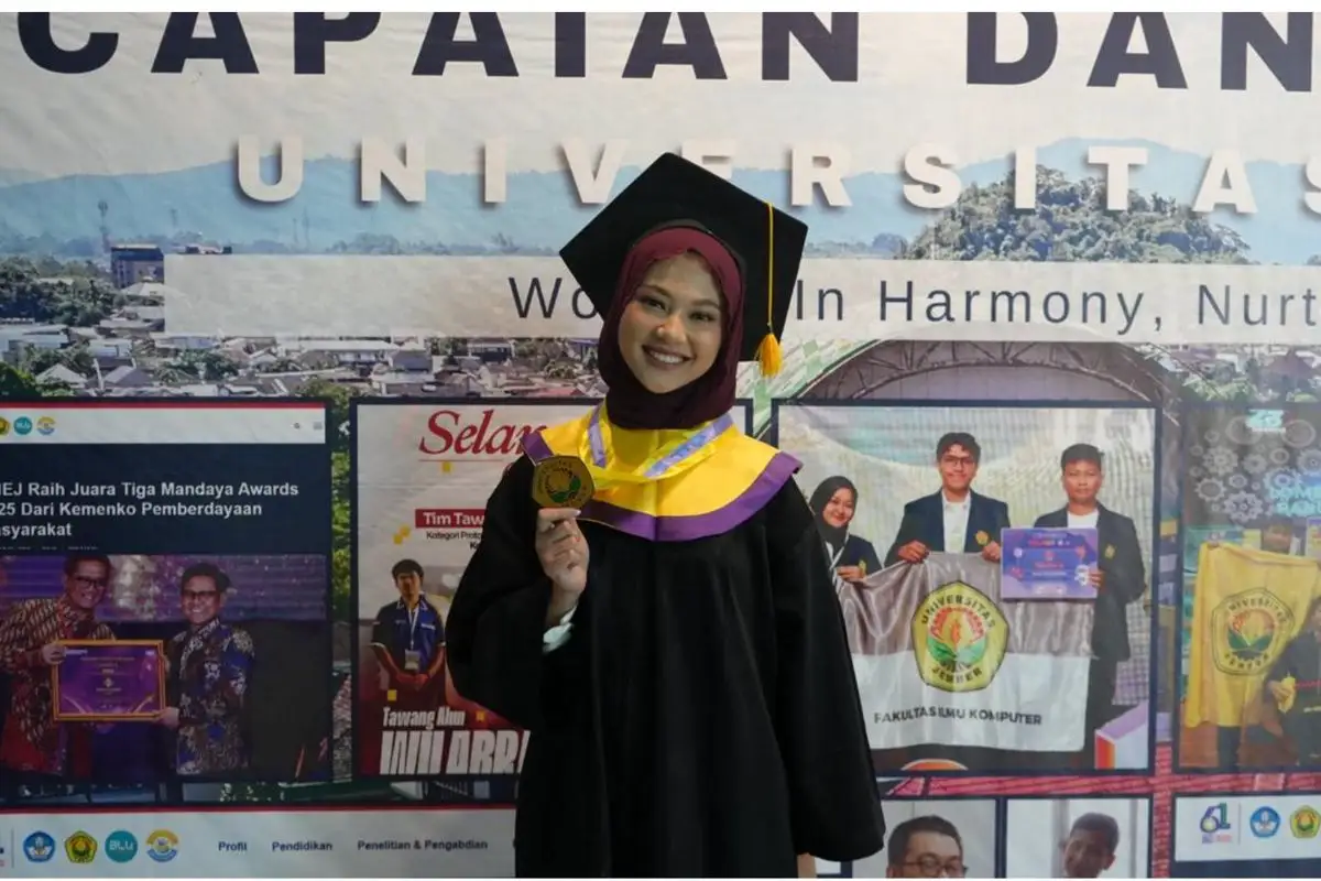 Inspiratif! Nafisah Wisudawan Berprestasi UNEJ yang Tetap Hafal Al-Qur’an 30 Juz di Tengah Kesibukan Kuliah