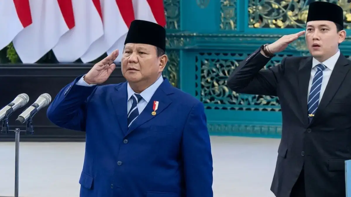 Sebut Reshuffle Bukan Akhir Karier, Hasan Nasbi Ungkit Perjalanan Prabowo dan Anwar Ibrahim