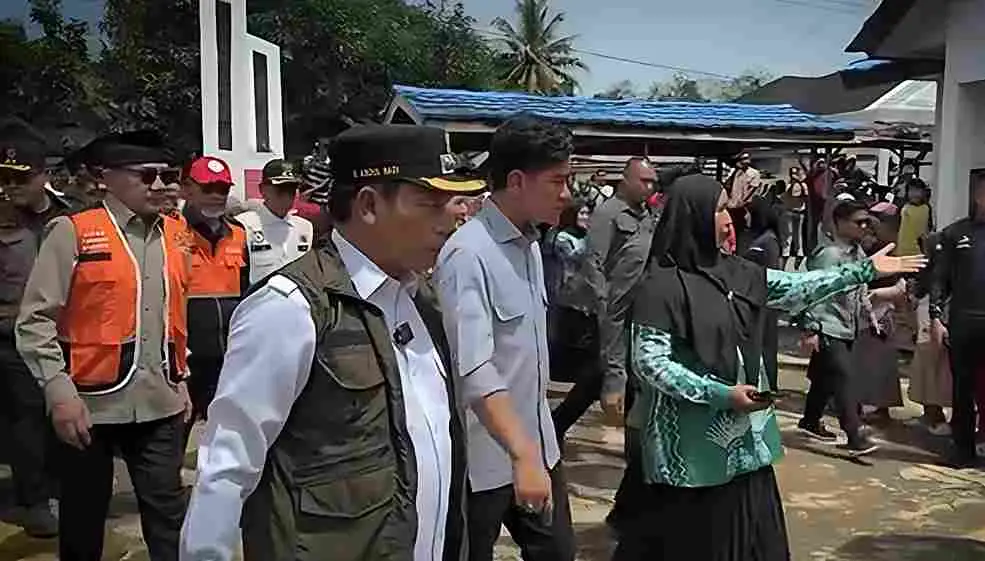 Tinjau Lokasi Banjir Bandang Solok, Wapres Gibran Instruksikan Pemulihan Lahan Pertanian
