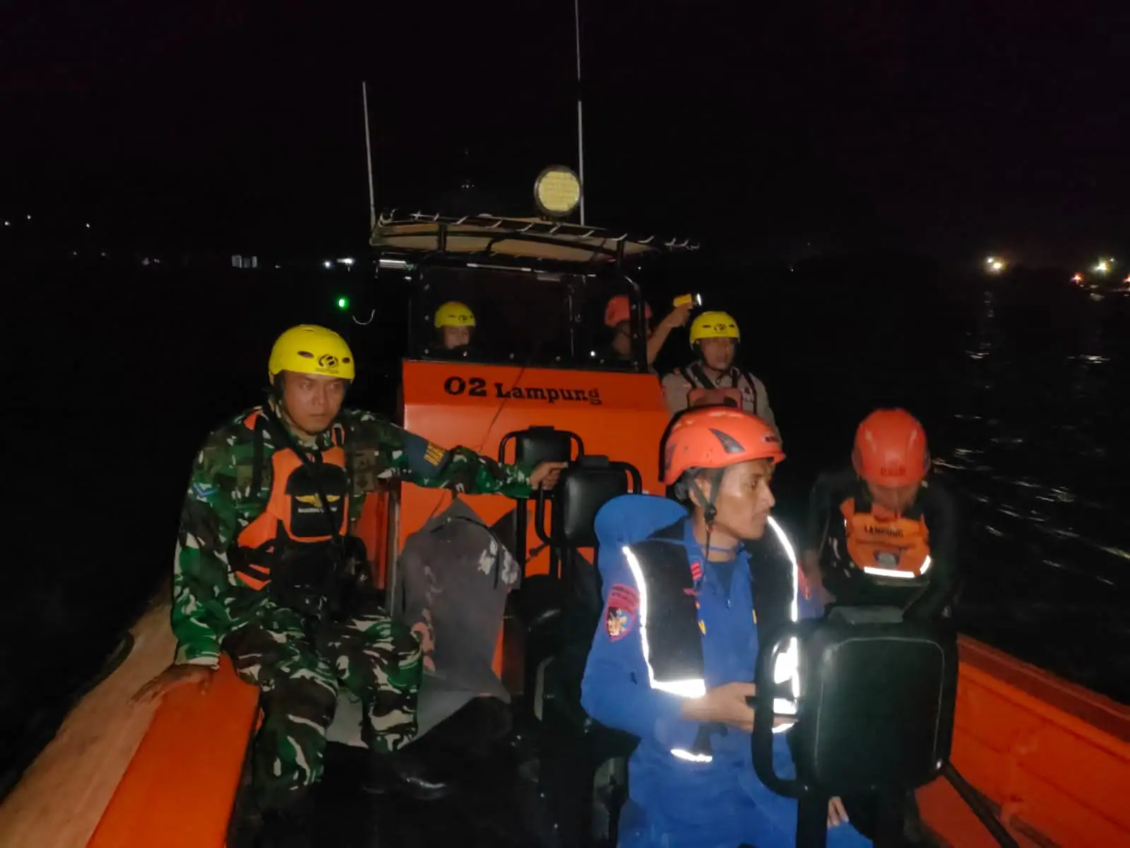 Ancaman Kemirigan Bangkai KM Virgo dan Lumpur Pekat Pertaruh Keselematan Tim Penyelam SAR