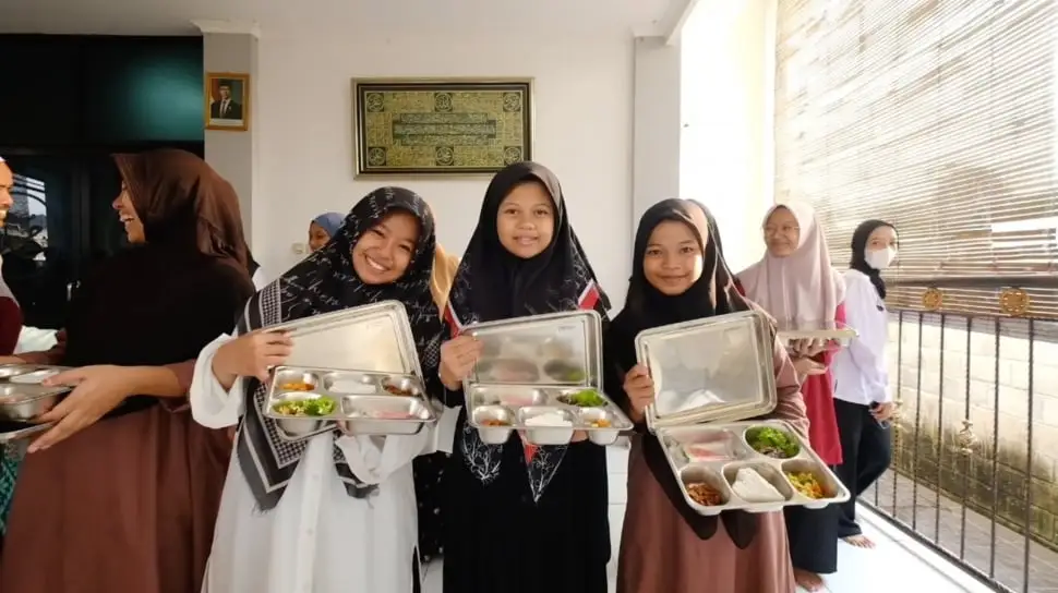 Ratusan Santri di Batang Berharap Program Makan Bergizi Gratis Segera Dilanjutkan Kembali