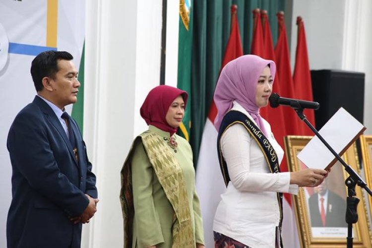 Ketika Bunda Cinta Deklarasikan Gerakan Ayo Kembali Ke PAUD, Apresiasi Bunda PAUD Tingkat Nasional Diserahkan