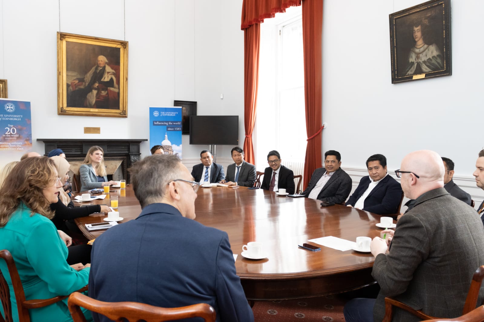 Dibuka Pendaftaran Beasiswa Program Dual Master’s Degree UIII & The Universitas of Edinburgh