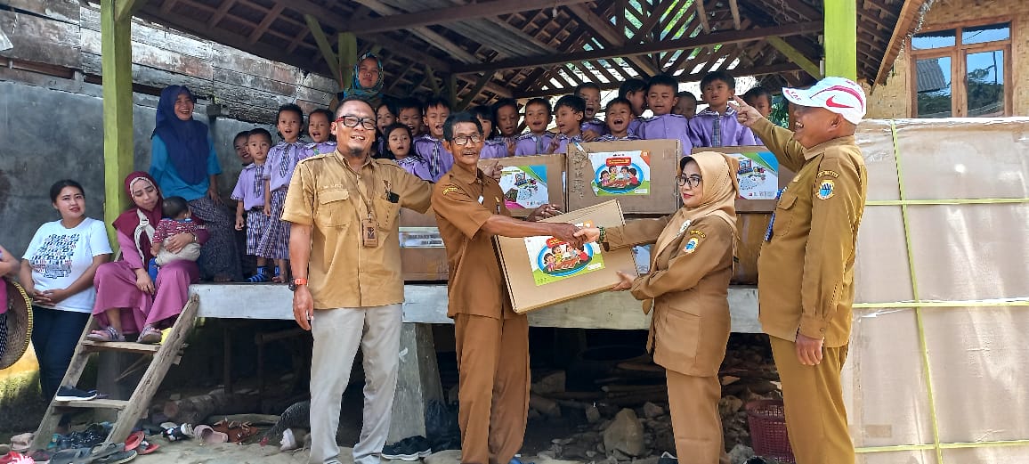 Bantuan APE Dari Direktorat PAUD untuk Satuan Pendidikan Korban Banjir Bandang Sungai Cilangkob Lebak