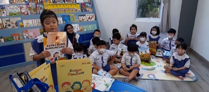Direktorat PAUD Salurkan Donasi Buku dan Pojok Baca OASE KIM Bidang 1 ke 15 Satuan Pendidikan di Kota Bandar Lampung