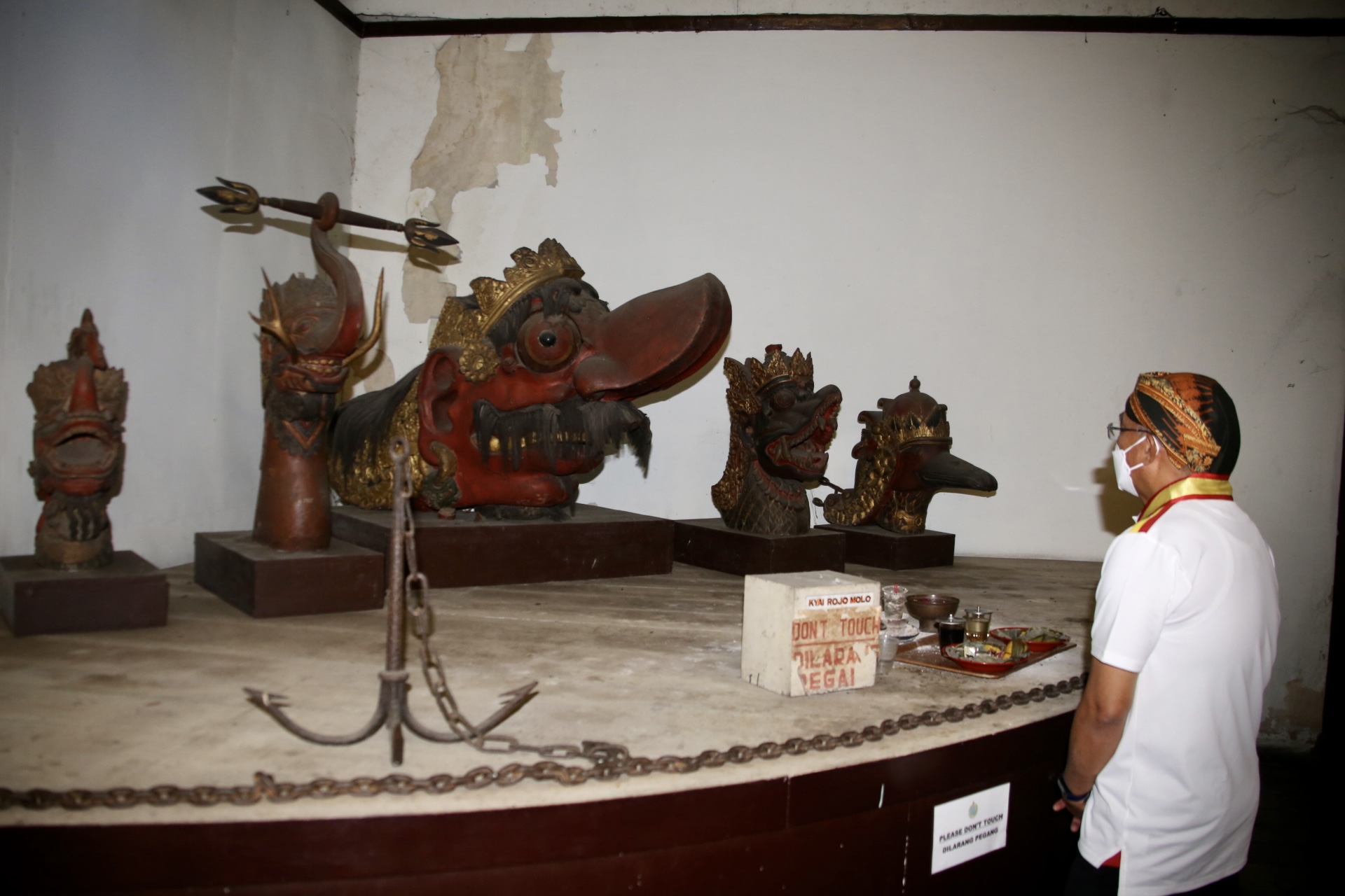 Menko PMK Mengunjungi Museum Keraton Surakarta Hadiningrat